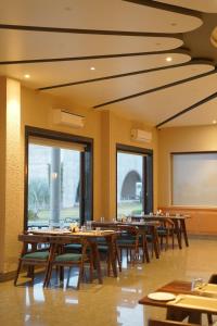 kmr hotels and resorts