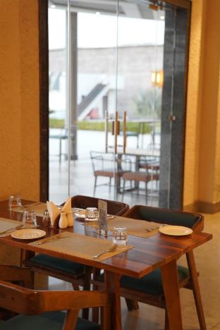 kmr hotels and resorts