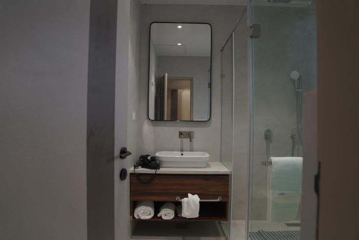 kmr hotels and resorts