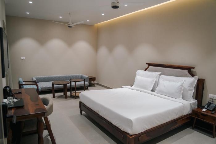 kmr hotels and resorts