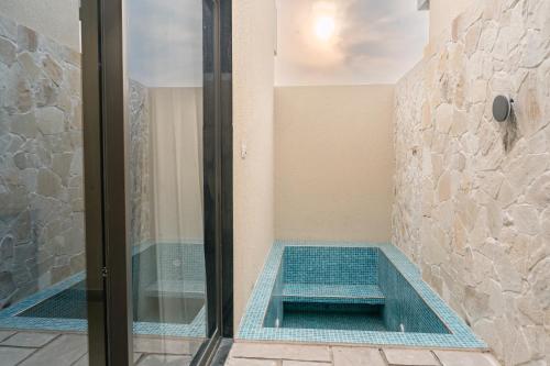 kmr hotels and resorts