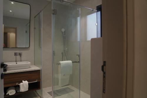 kmr hotels and resorts