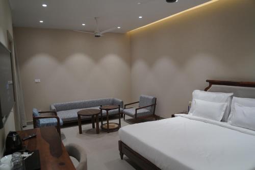 kmr hotels and resorts