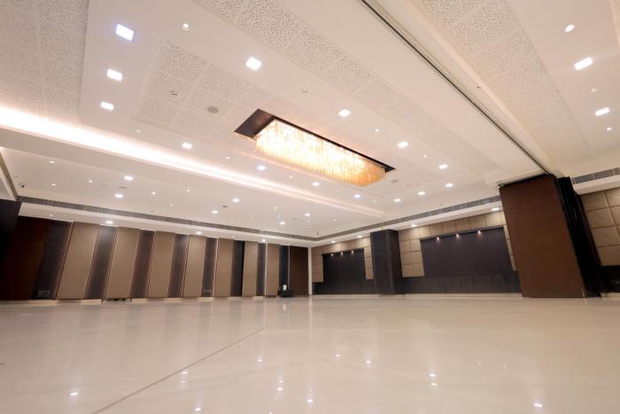 palm greens suites and banquet