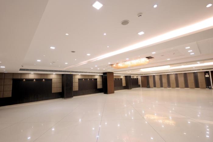 palm greens suites and banquet