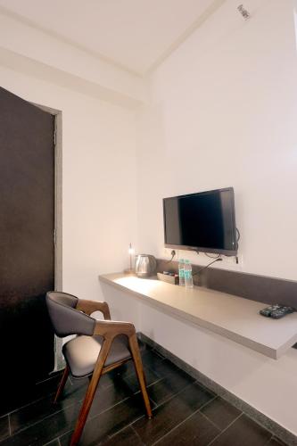 palm greens suites and banquet