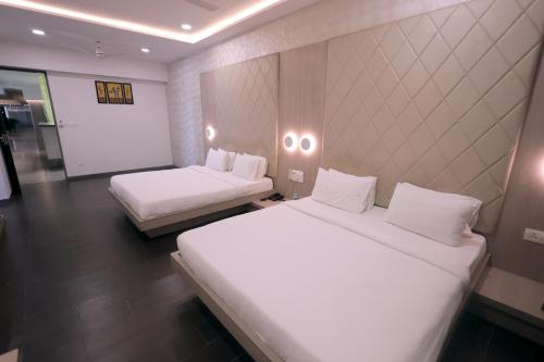 palm greens suites and banquet