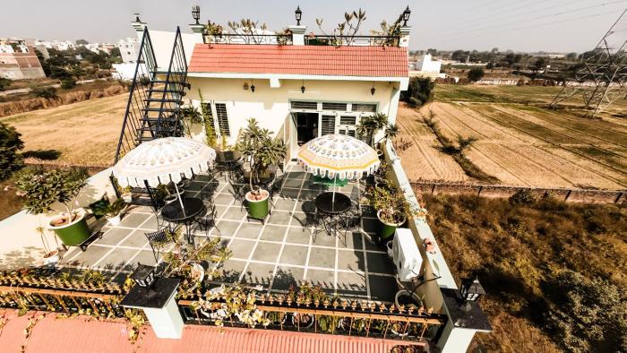 the gulmohar villa