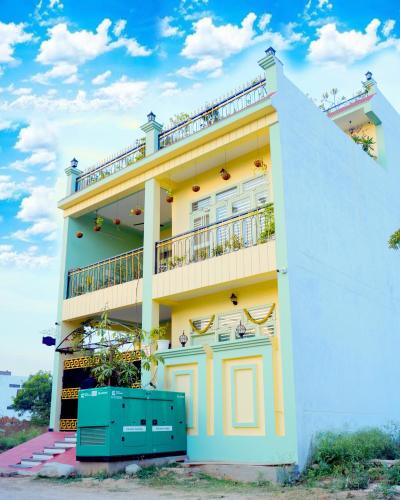 the gulmohar villa