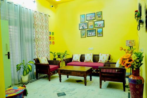 the gulmohar villa