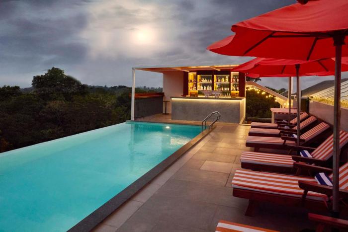 the passport hotel