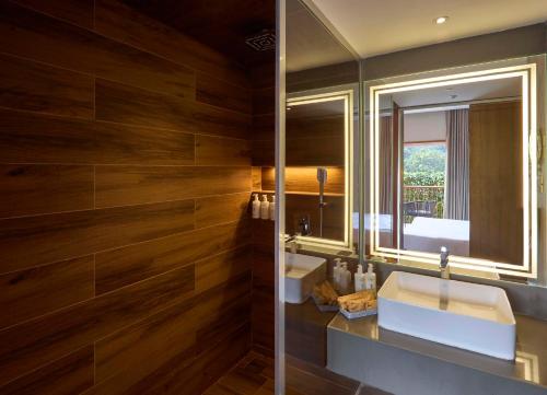 the passport hotel