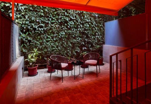 the passport hotel
