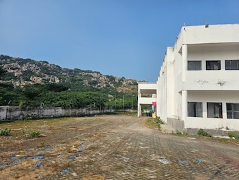 lama hotel