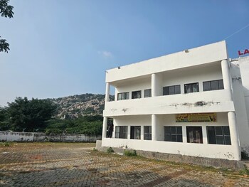 lama hotel