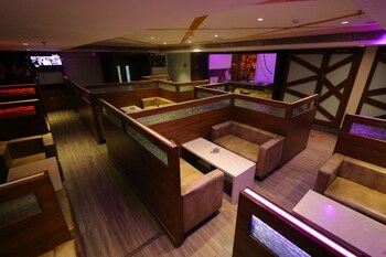 Breeze Palace,,2 star