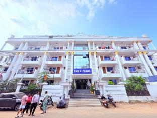 hotel park prime with swimming pool