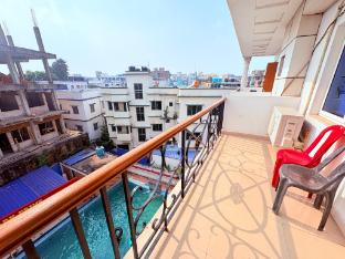 hotel park prime with swimming pool