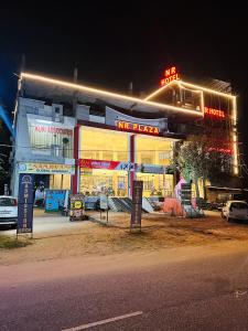 n r hotel