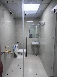 n r hotel