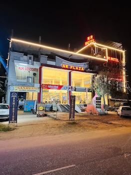 n r hotel