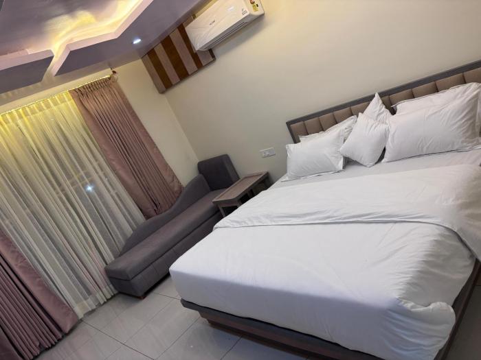 n r hotel