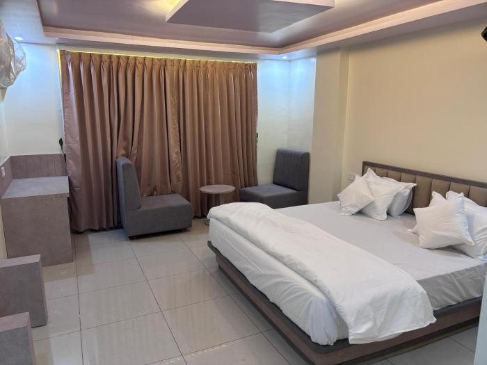 n r hotel