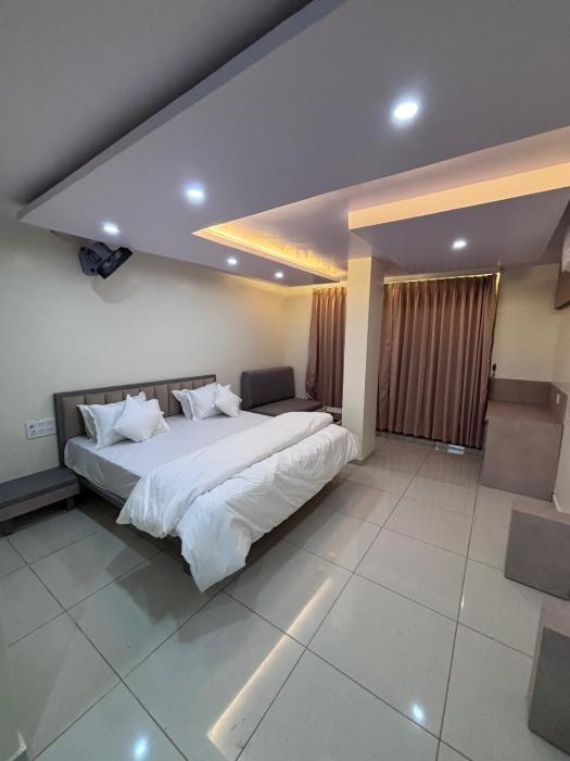 n r hotel