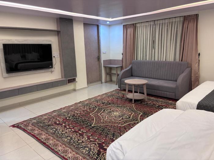 n r hotel