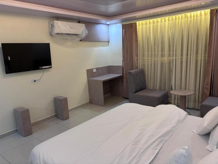 n r hotel