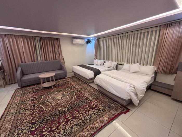 n r hotel