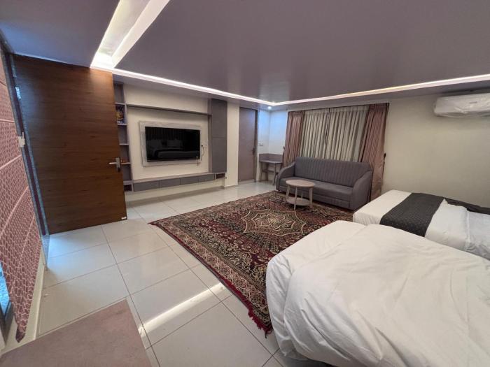 n r hotel