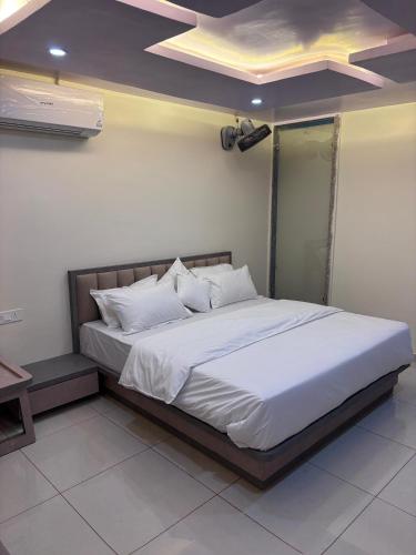 n r hotel