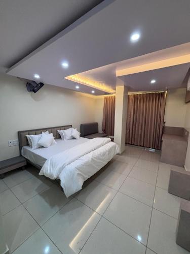 n r hotel