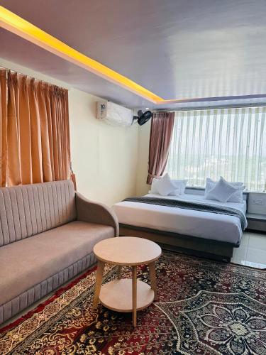 n r hotel