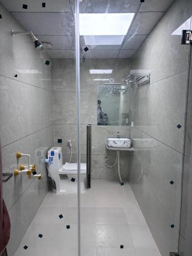 n r hotel