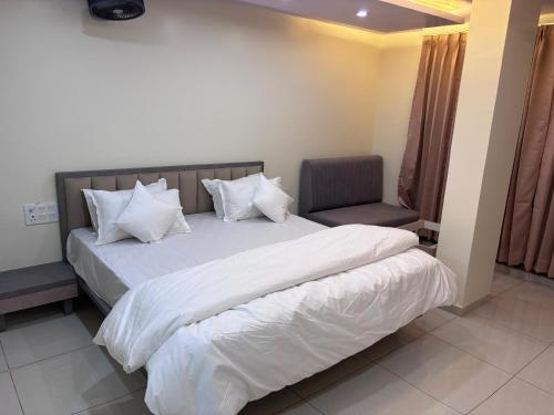 n r hotel