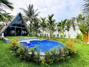 vanasiri resort by travent mug