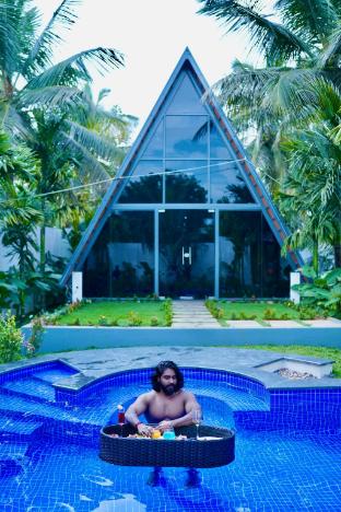vanasiri resort by travent mug
