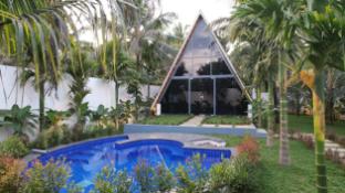 vanasiri resort by travent mug