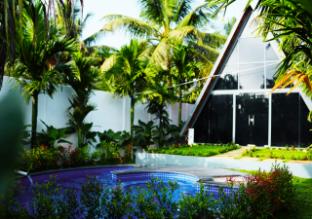 vanasiri resort by travent mug