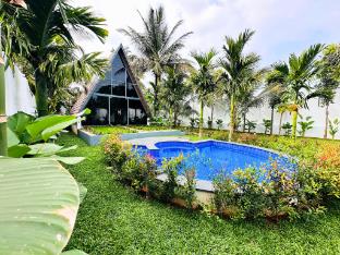 vanasiri resort by travent mug