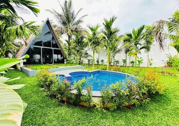 Vanasiri Resort By Travent Mug,,5 star