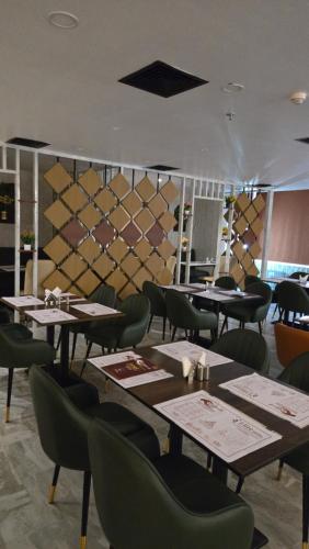 elite hotel karimnagar