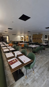 Elite Hotel Karimnagar,,3 star