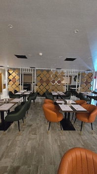 elite hotel karimnagar
