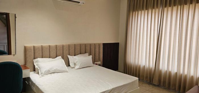hotel sharanga