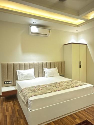 hotel sharanga