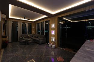 hotel the crystal