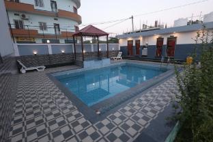 hotel the crystal